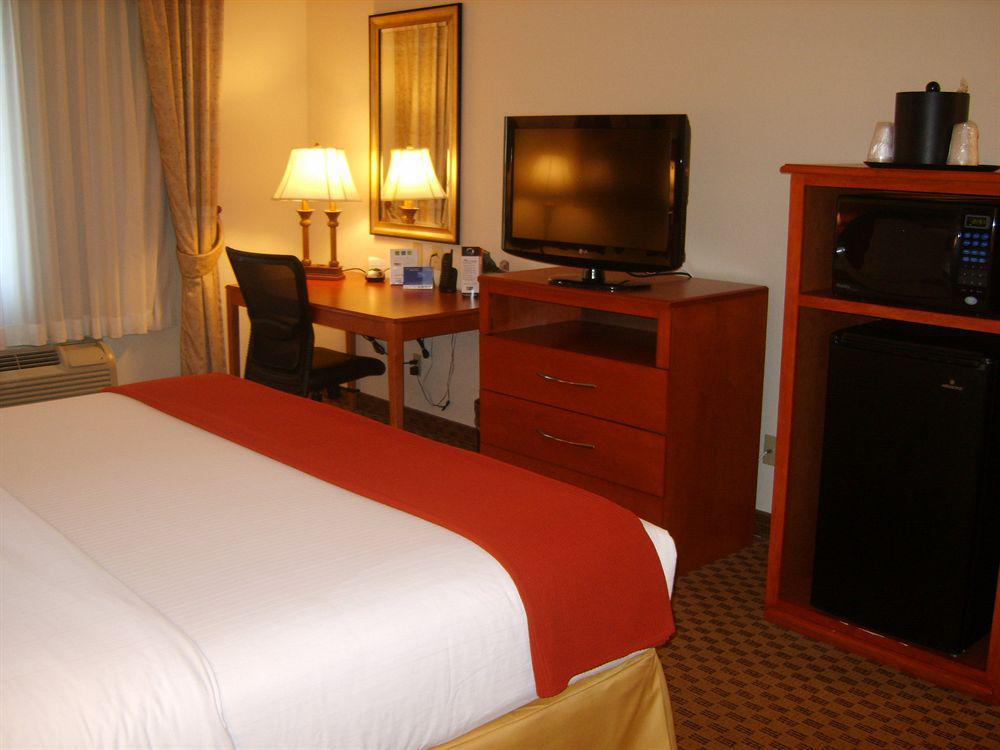 Holiday Inn Express & Suites Midland Loop 250 By Ihg Номер фото